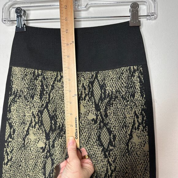 Fabletics Black & Gold Snake Print Ankle Leggings Wide Black Waistband S - Picture 7 of 12